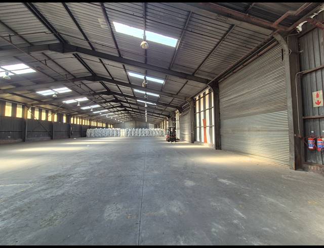 8,000M² WAREHOUSE FOR SALE IN WADEVILLE